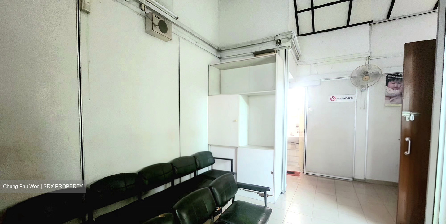 Jurong West Street 92 (D22), Shop House #548897551